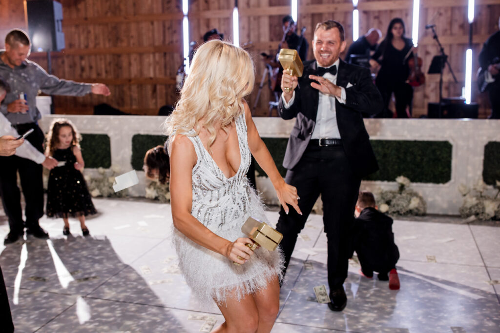 wedding-money-guns