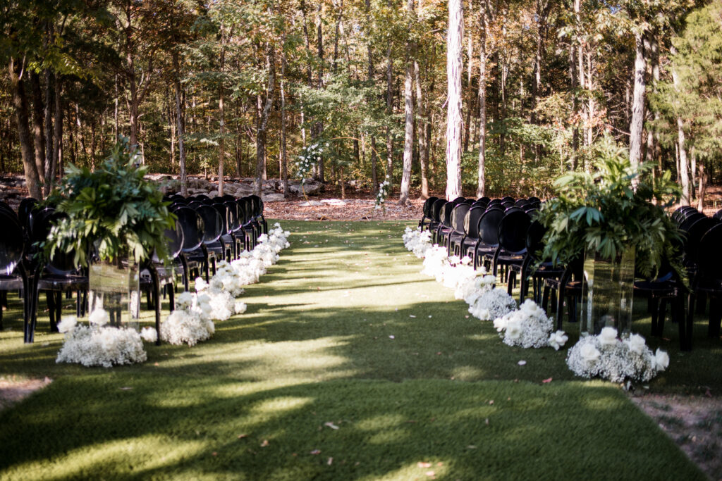 black-chairs-wedding